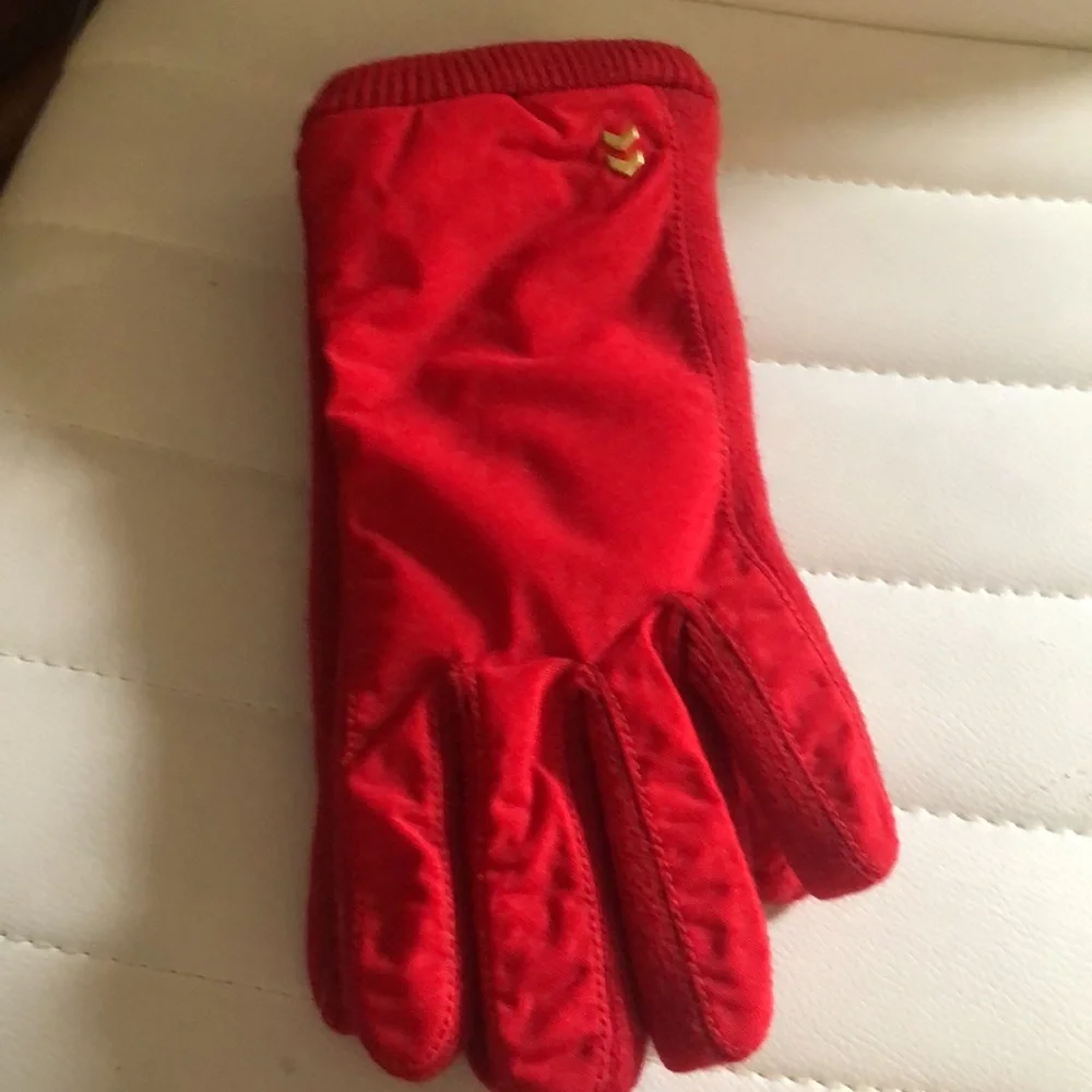 Vintage Thinsulate red gloves water repellent, breathable new never worn tags on